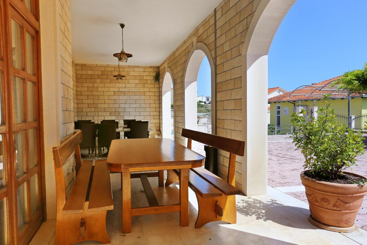 Apartments And Rooms With Parking Space Duce, Omis - 10303 Exterior photo