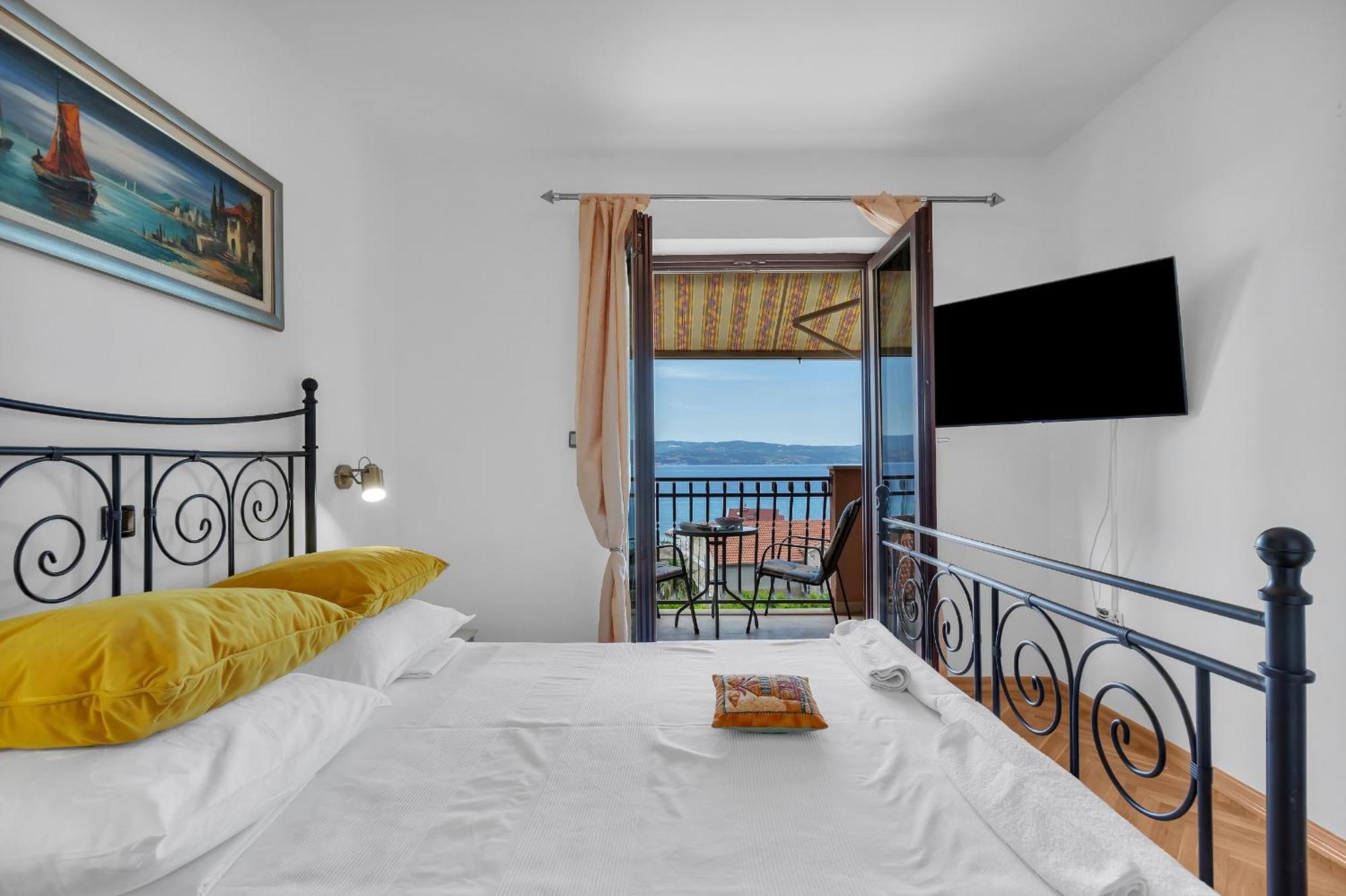 Apartments And Rooms With Parking Space Duce, Omis - 10303 Room photo