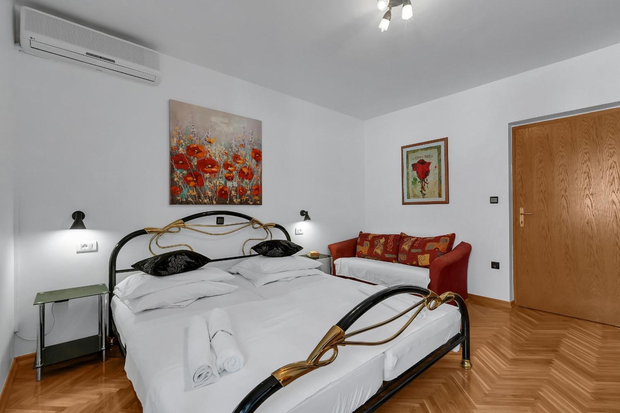Apartments And Rooms With Parking Space Duce, Omis - 10303 Room photo